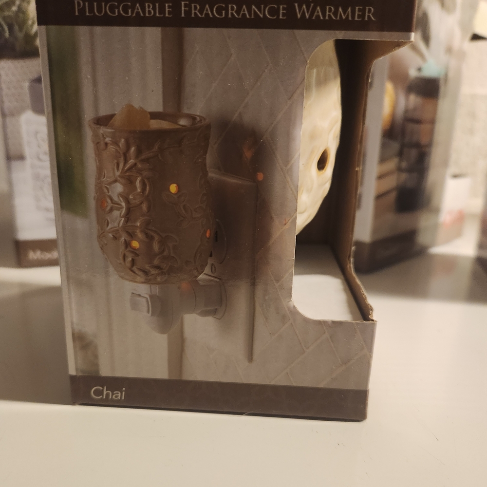 Pluggable Fragrance Warmer